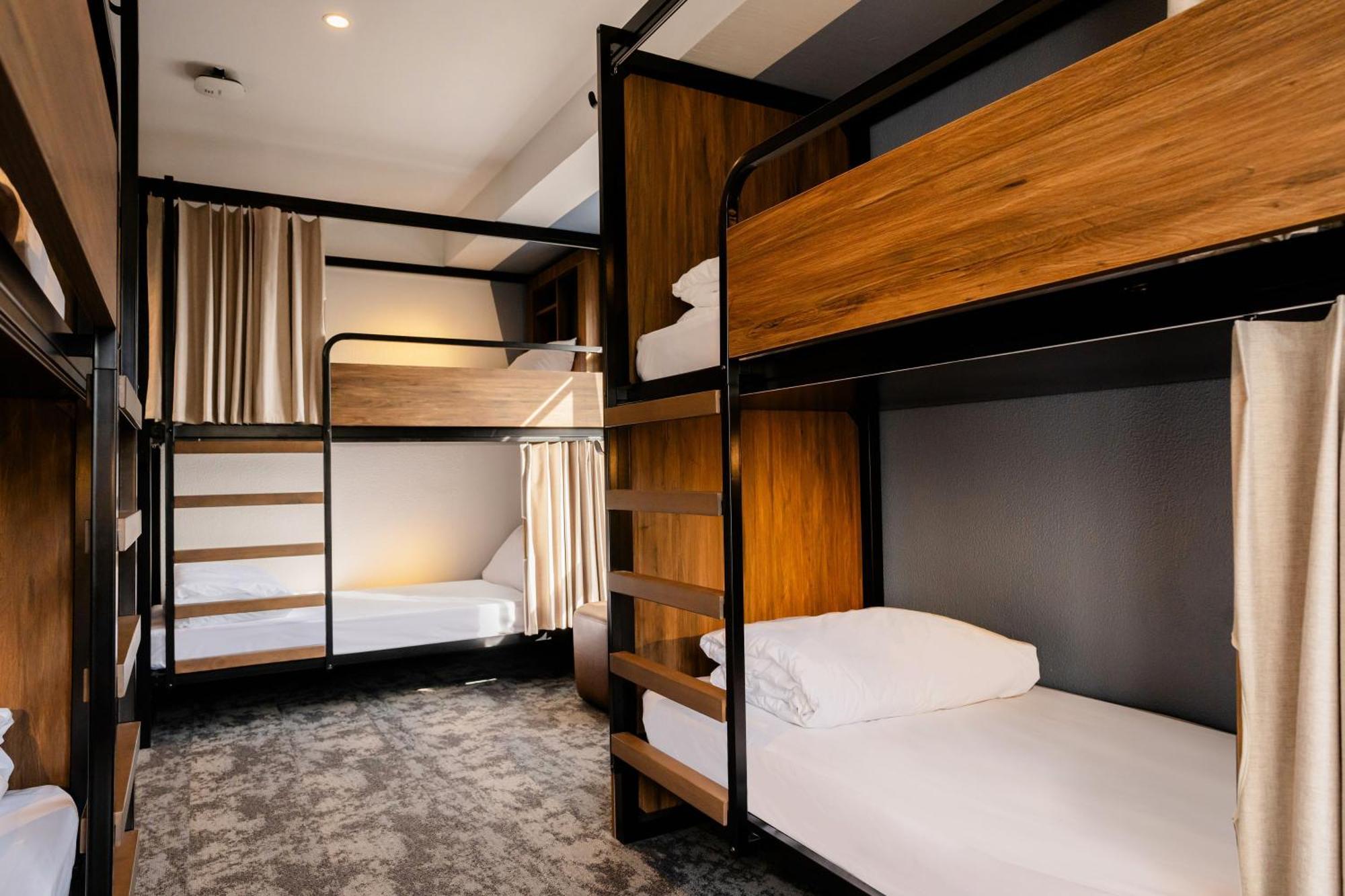 Bed 6-Bed Dormitory Room Ensuite Harbour View