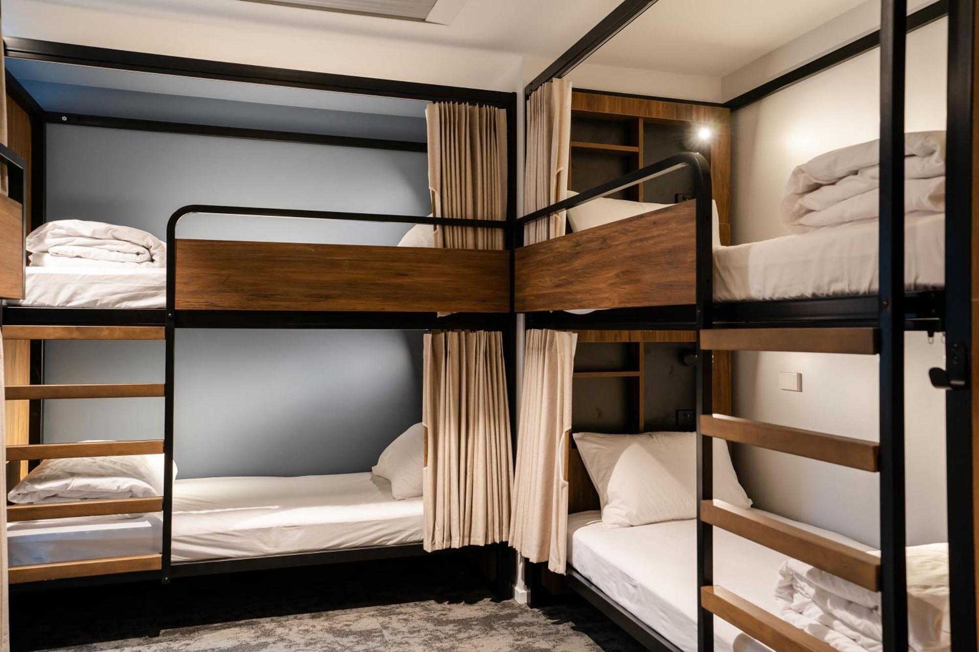 Bed 6-Bed Dormitory Room Ensuite Harbour View